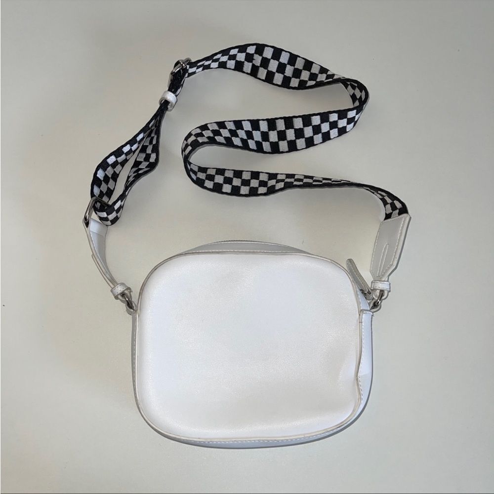 Urban outfitters‎ small white shoulder bag